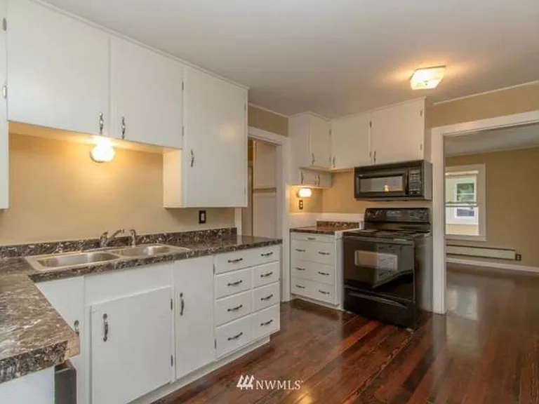 10604 2nd Pl SW — Photo 8