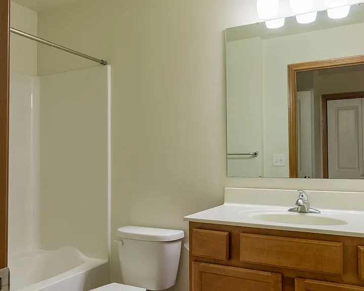 Willow Ridge Apartments — Photo 11