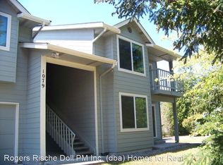 1079 SW Barrington Dr APT 202, Oak Harbor, WA 98277