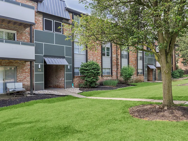 LakeHouse at Florence Apartments — Photo 15