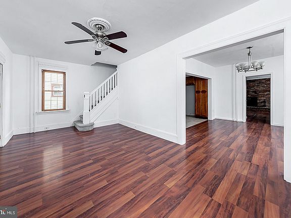 4th image of 1906 42nd St