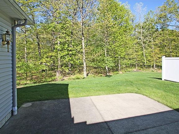 3rd image of 840 Dogwood Ln