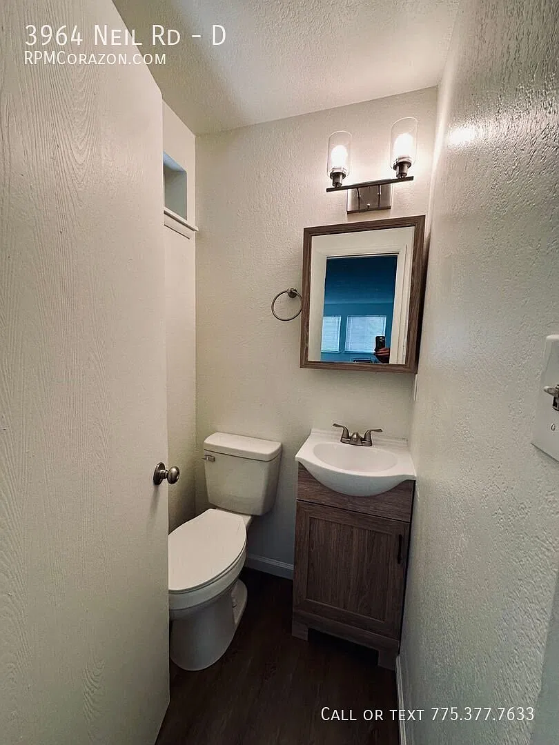Very nice renovated 2 bed, 1.5 bath upstairs condo w/ AC! — Photo 4