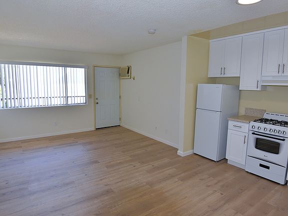 3rd image of 1015 E Lomita Ave APT 4