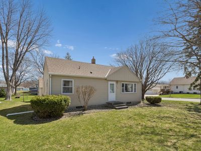 705 Ash St NE, Hutchinson, MN, 55350