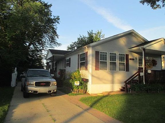 2nd image of 21618 Lakeview St