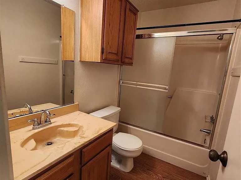 3008 N Bell Ave — Photo 9