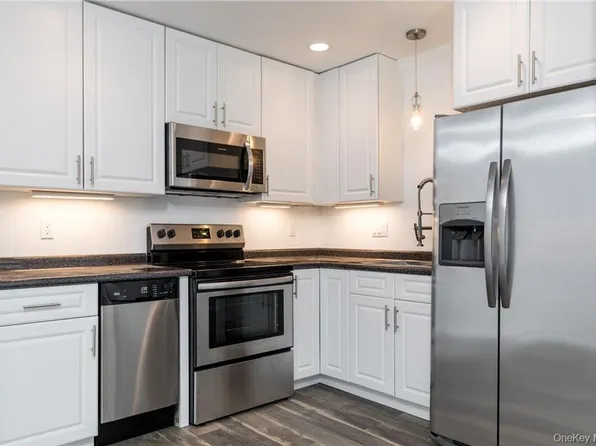 36 Main St, Poughquag, NY