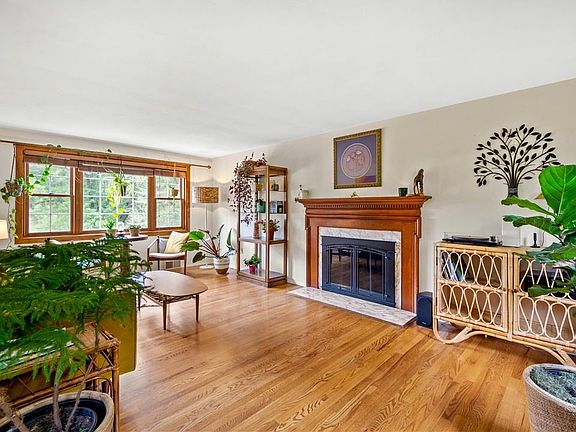 2nd image of 6050 McPherson Ave