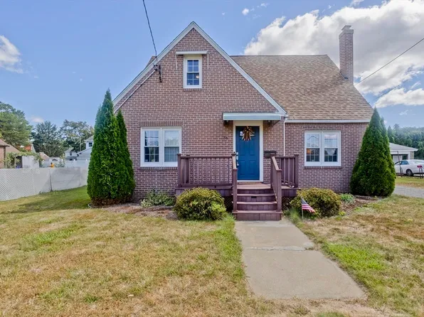 34 Williams St, Ludlow, MA 01056
