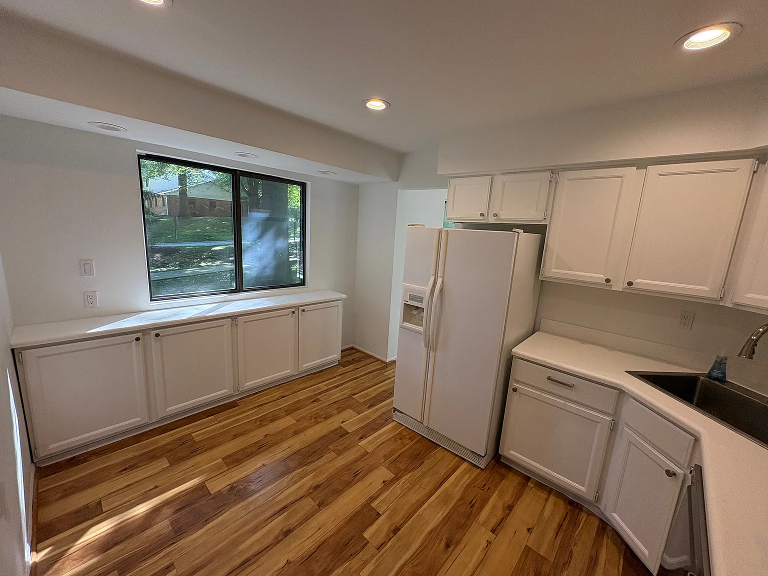 3 bed, 2.5 bath, 1700 sqft, $2,990 — Photo 4