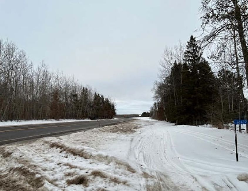 Exterior Neighborhood (street photo)