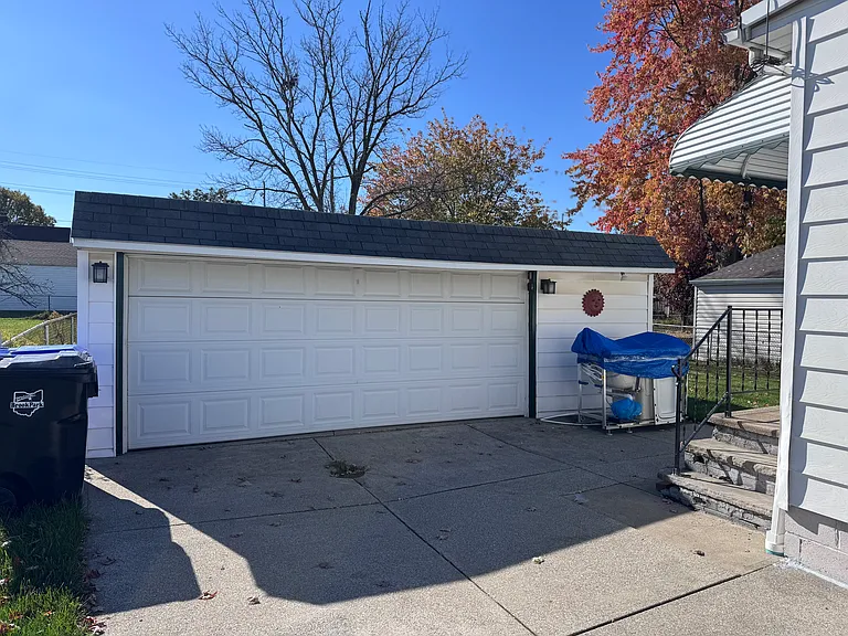 15983 Ashland Dr — Photo 25