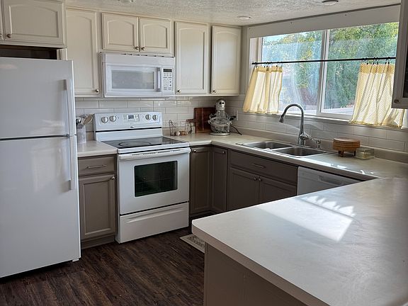 2nd image of 234 S Main St