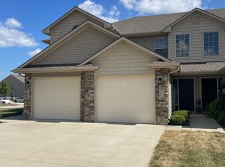 21603 Westover Ct, Peculiar, MO 64078