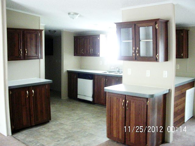 2nd image of 102 Magnolia Lane #012