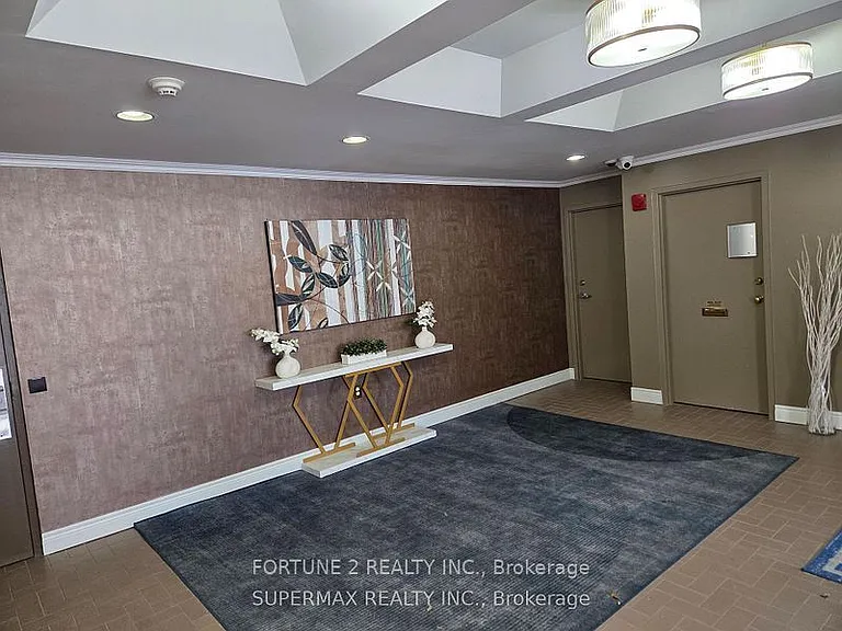 858 Commissioners Rd E #1008 — Photo 5