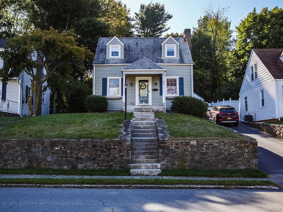 1st image of 209 North St