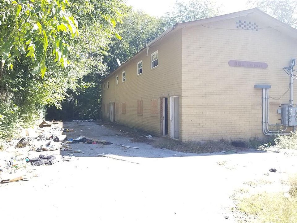 2nd image of 551 Lindsey St NW