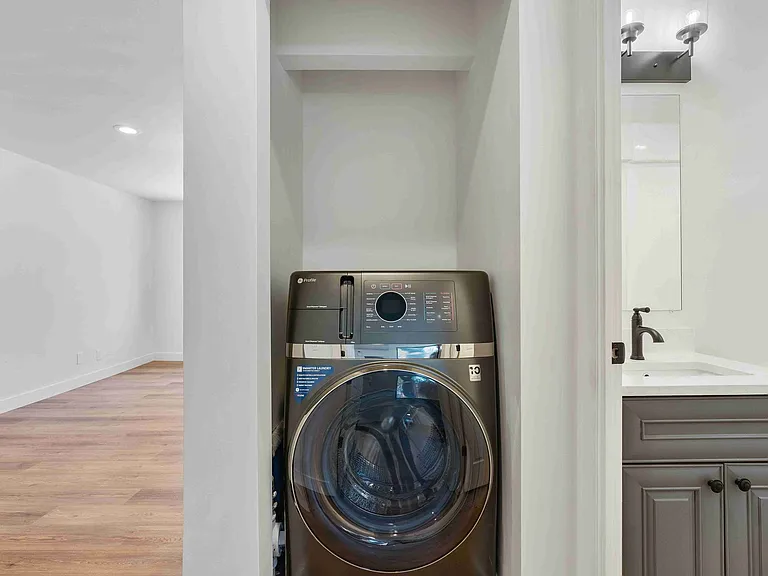 1016 E 900 S — Photo 17