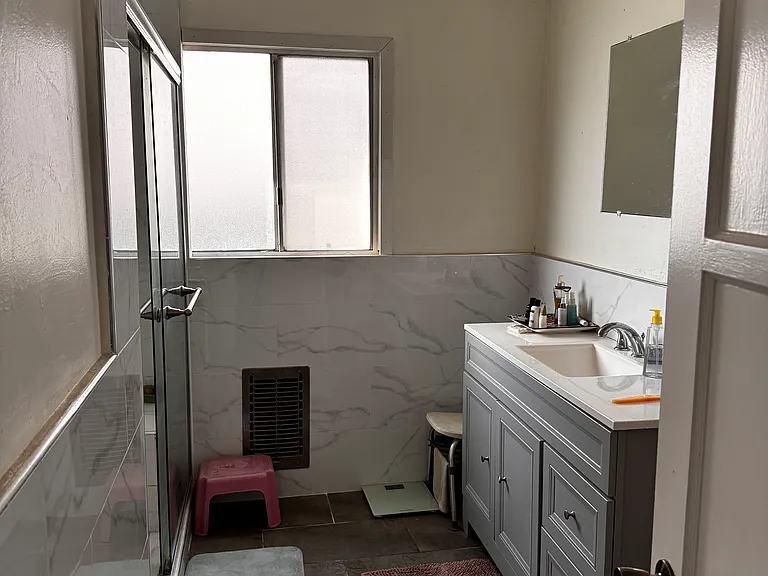 5662 Myrtle Ave — Photo 9