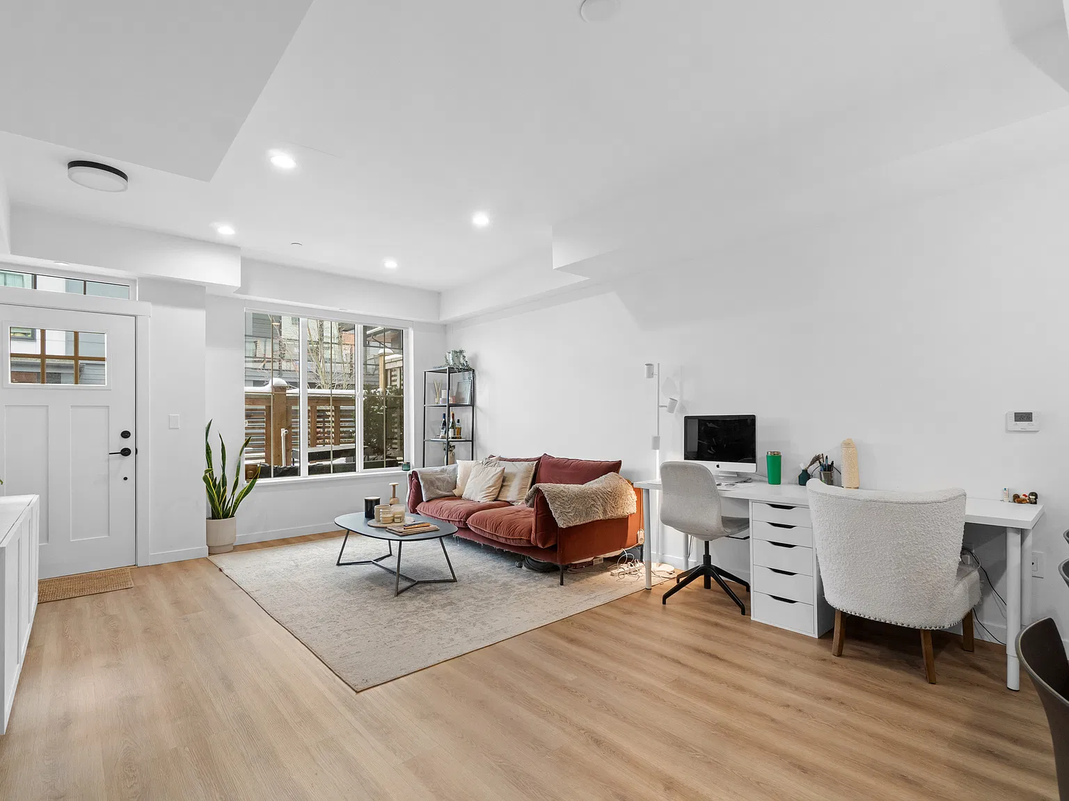2 bed, 850 sqft, $3,100 — Photo 3