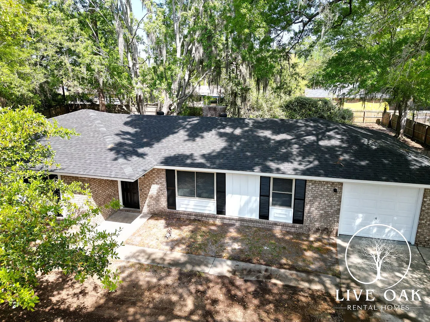 Summer Move-In Special: $500 Off 1st Month's Rent** — Photo 3
