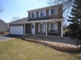 5 Woodview Ct, Streamwood, IL 60107
