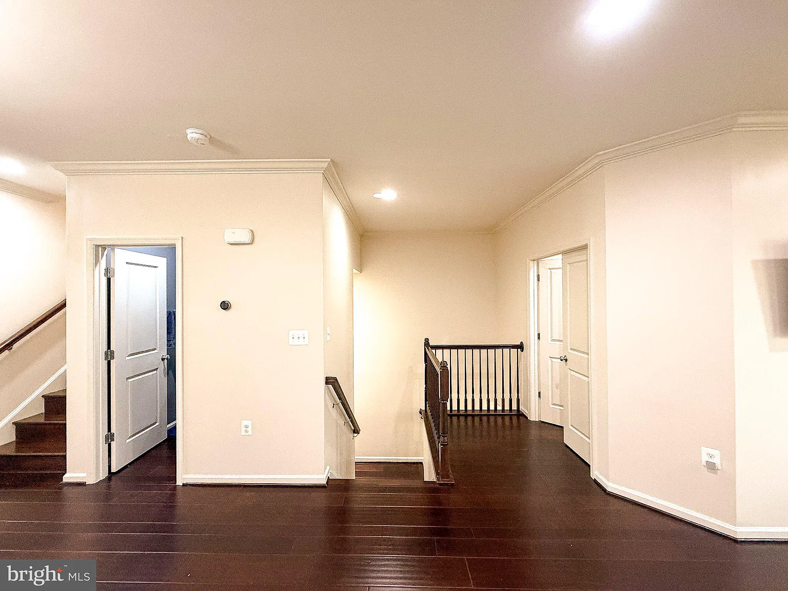 3 bed, 3.5 bath, 3083 sqft, $3,750 — Photo 4