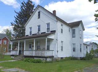 210 Avenue I, Matamoras, PA 18336