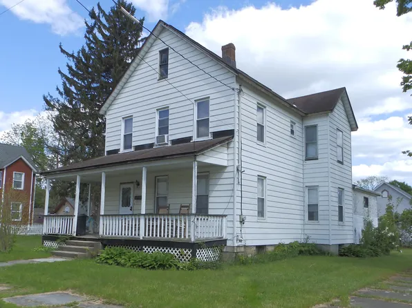 210 Avenue I, Matamoras, PA 18336