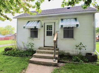 203 State St, Benson, IL 61516