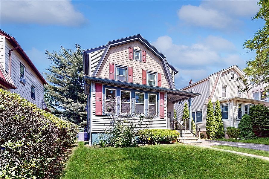 1st image of 72 Willow St