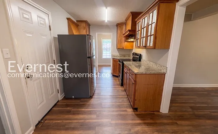 8474 Charleston Dr — Photo 4