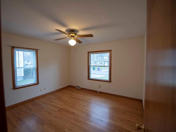 4th image of 330 Lincoln Ave