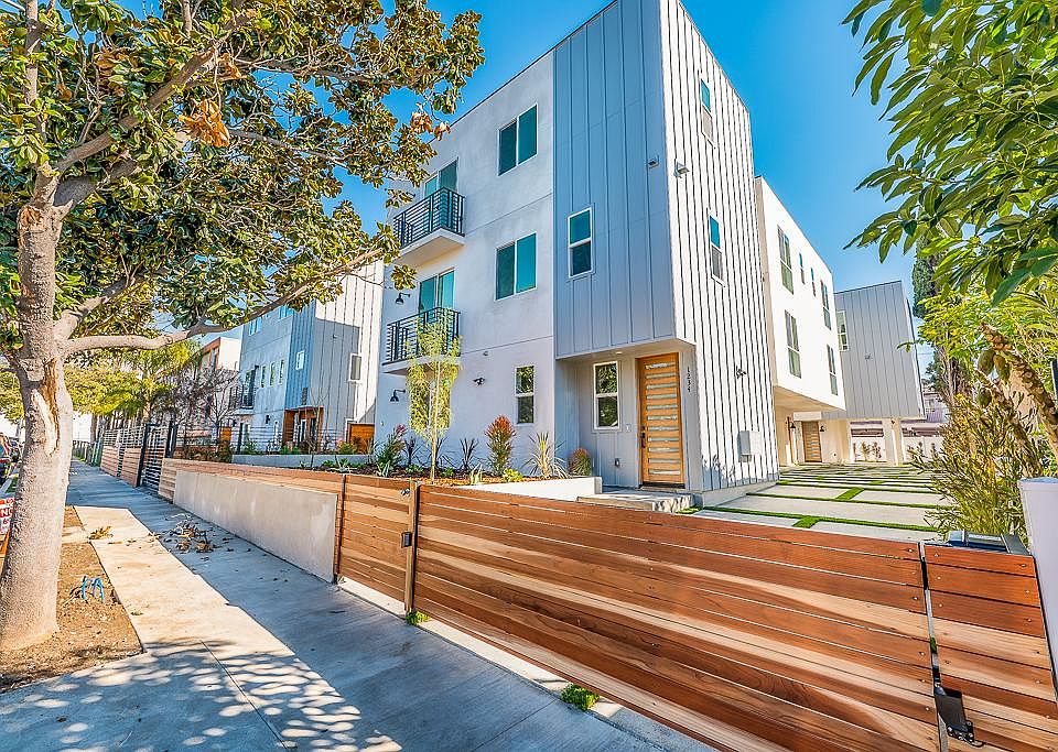 1st image of 1238 N Beachwood Dr #5