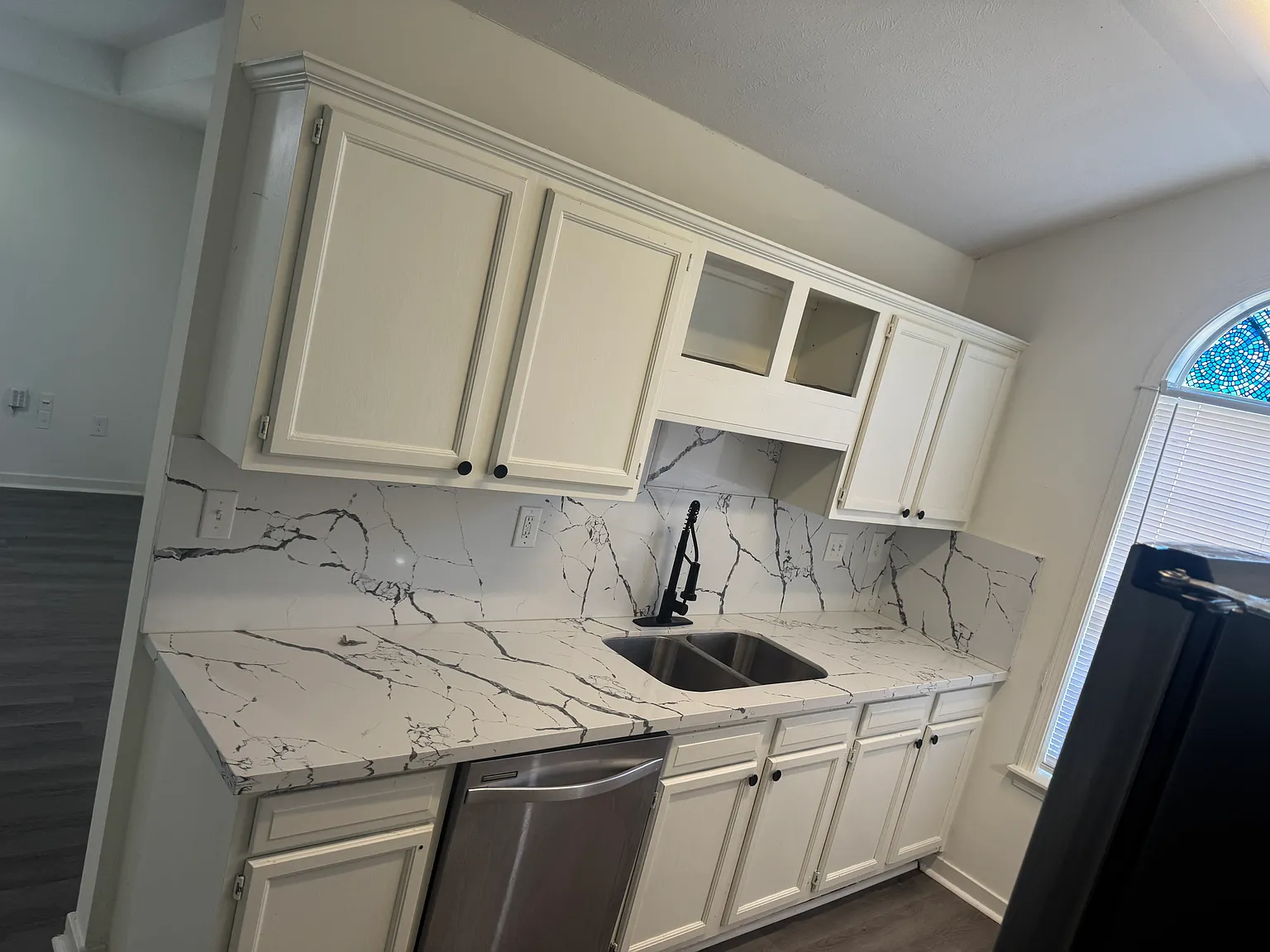 3 bed, 1115 sqft, $2,100 — Photo 4