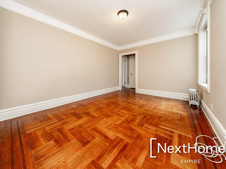 28-20 37th St #A4 — Photo 6