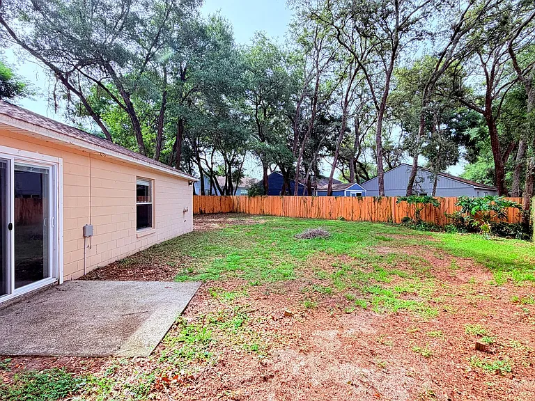 1357 Woodwind Dr — Photo 2