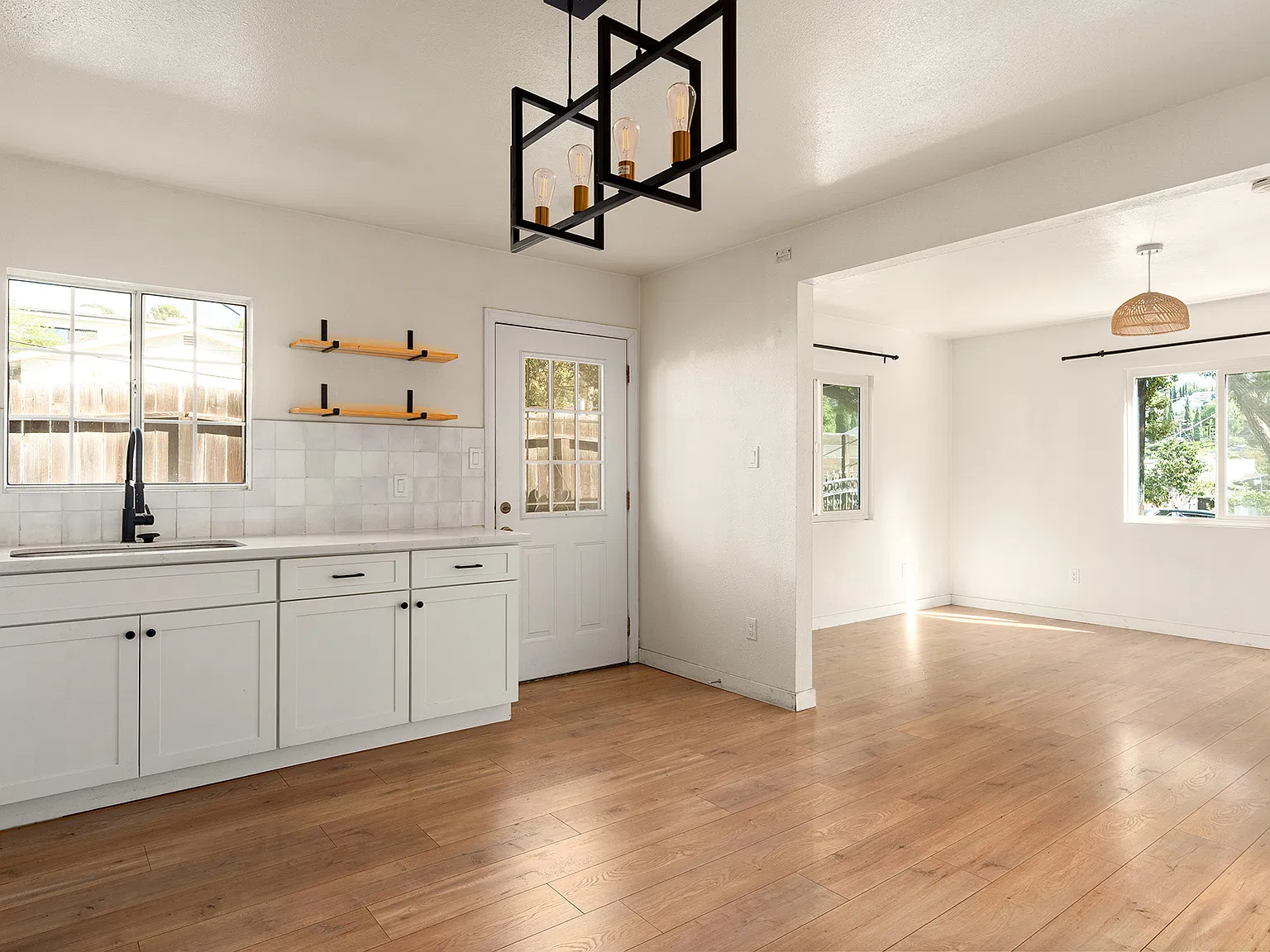 2 bed, 835 sqft, $2,650 — Photo 4