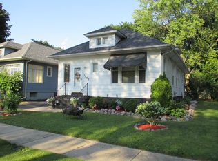 1053 Bellevue Ave, Elgin, IL 60120