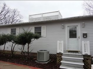 101 Harbor View Dr, Grand Rivers, KY 42045