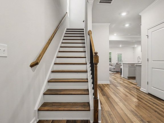 3rd image of 5811 Humanity Ln