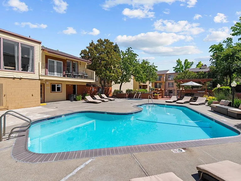 The Crest Pleasant Hill — Photo 18