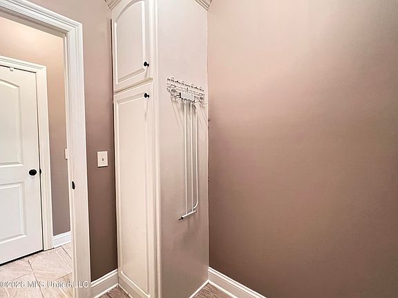 5th image of 1012 Trinity Dr