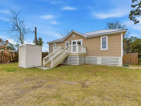 10 Bayview Dr, Apalachicola, FL 32320