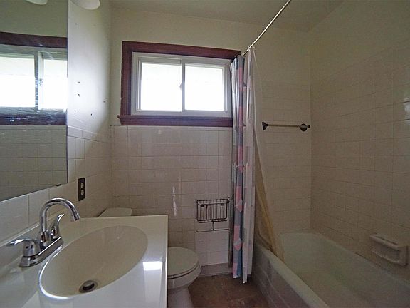 2nd image of 724 La Clede Ct