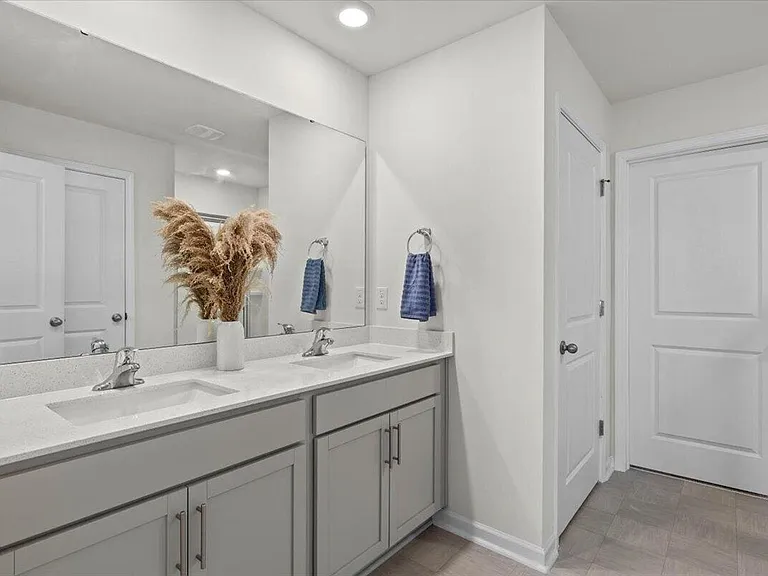 97 Long Meadow Ln — Photo 24