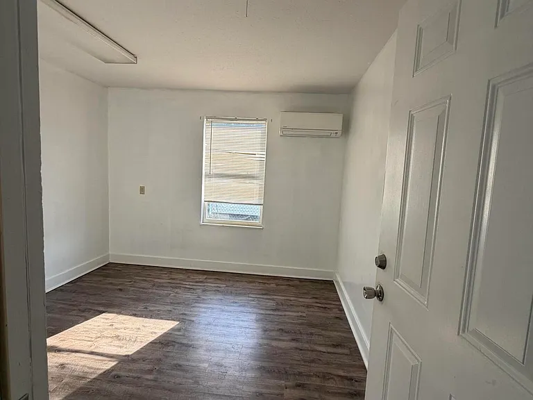 748 Pauline Ave — Photo 8
