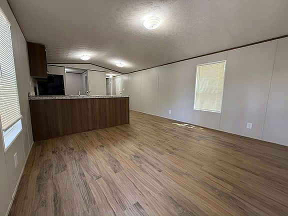 3rd image of 7400 Glen Leaf Dr #132